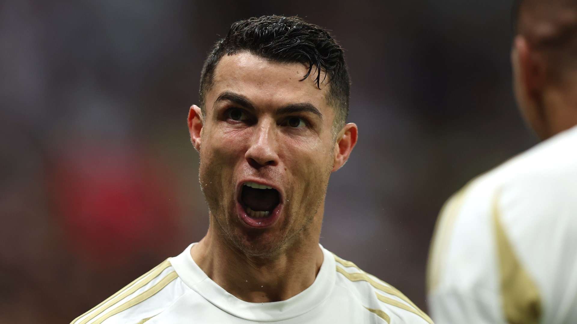 中场球员以 中场球员以