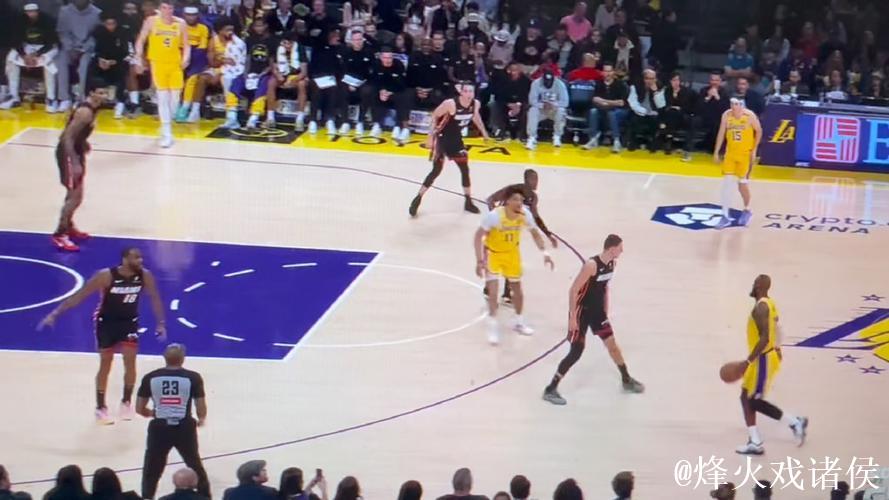 詹姆斯22+9关键时刻连得7分 湖人灭热火止连败 詹姆斯22+9关键时刻连得7分 湖人灭热火止连败